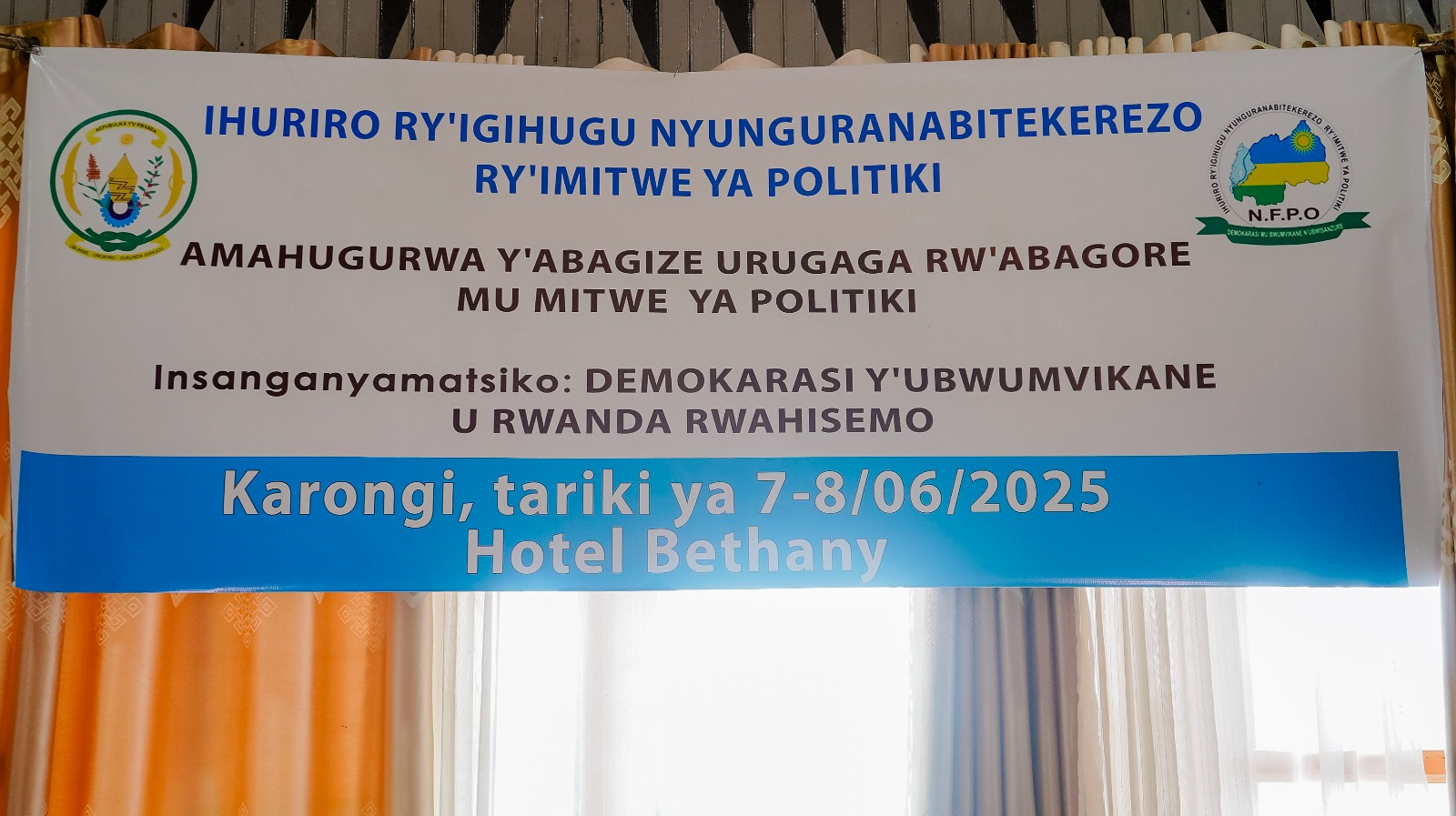 Read more about the article AMAHUGURWA: ABAYOBOZI B’URUGAGA RW’ABAGORE RUSHAMIKIYE KU MUTWE WA POLITIKI MU NTARA Y’IBURENGERAZUBA BAHUGUWE KURI DEMOKARASI Y’UBWUMVIKANE N’AKAMARO KAYO